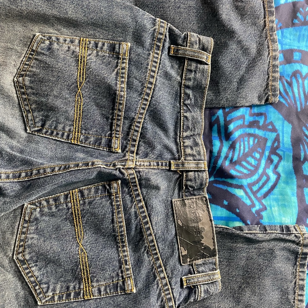 Express Jeans - Picture 3 of 3